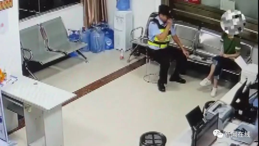 DƬ